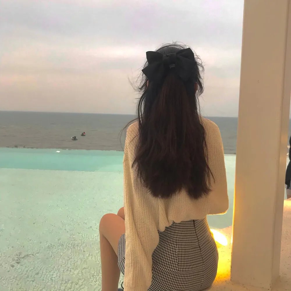 春泥溅花红